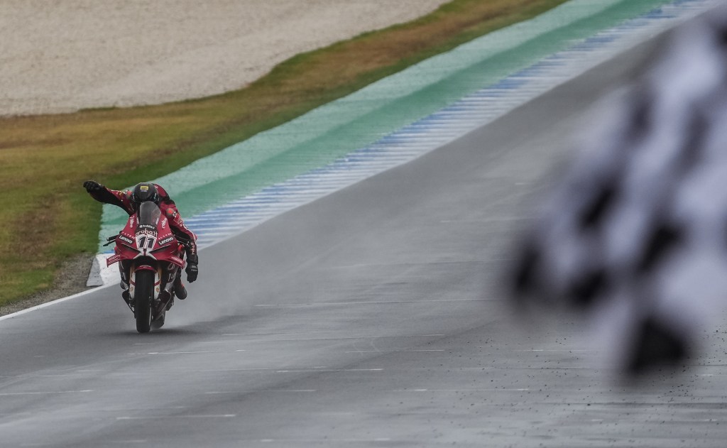 ROUND 1🇦🇺 – TRIPLETTA DI&nbsp;BULEGA!